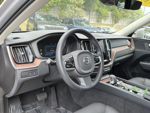 Used 2023 Volvo XC60 T8 Plus AWD/4WD image 5