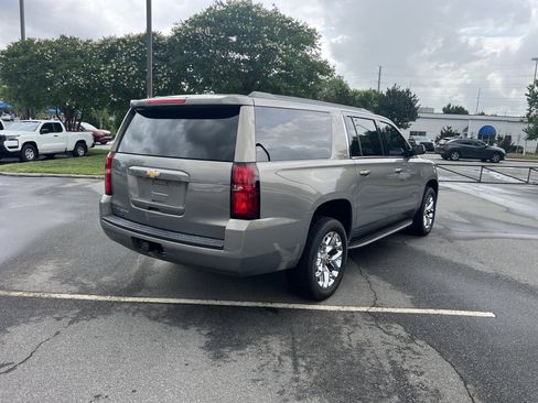 Used 2019 Chevrolet Suburban LT AWD/4WD image 5