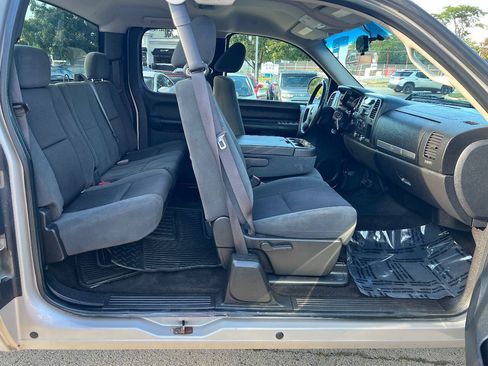 Used 2009 Chevrolet Silverado 2500 LT w/ Interior Plus Package AWD/4WD image 25