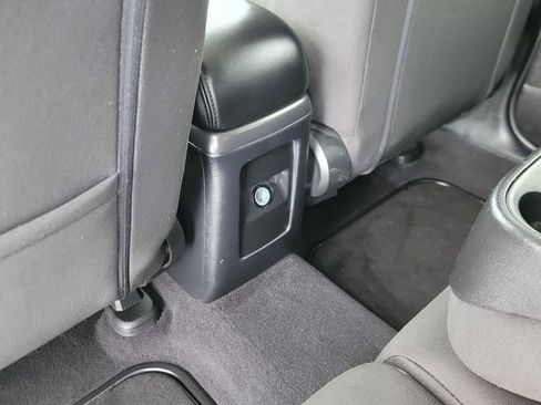 Used 2018 Dodge Journey SXT image 26