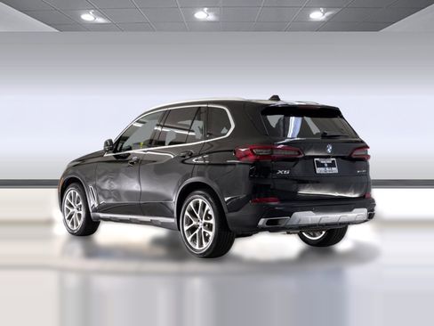 Used 2023 BMW X5 xDrive40i w/ Premium Package image 3