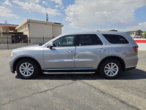 Used 2019 Dodge Durango SXT w/ 3rd Row Seating Group RWD image 2