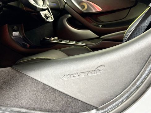 Used 2023 McLaren GT RWD image 18