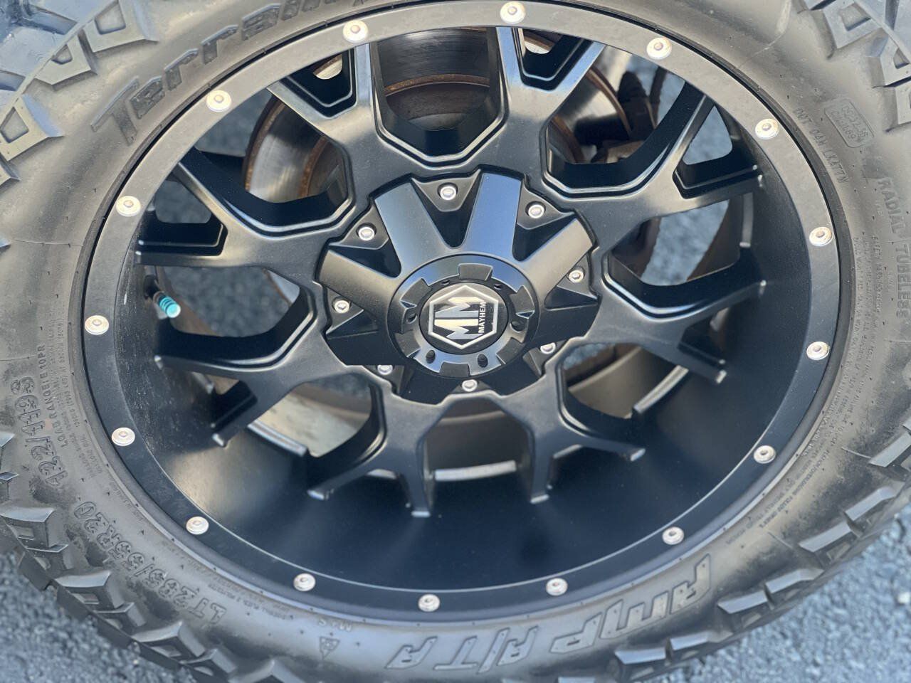 Used 2018 Jeep Wrangler Unlimited Sahara w/ Connectivity Group AWD/4WD image 38