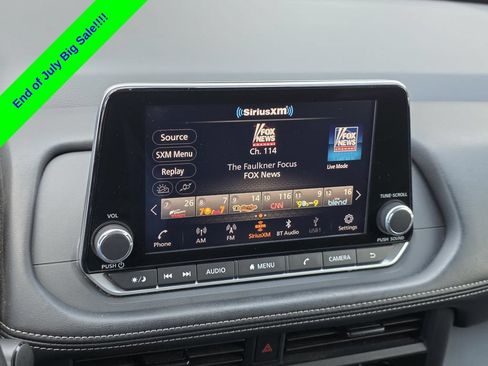 Used 2024 Nissan Rogue S FWD image 17