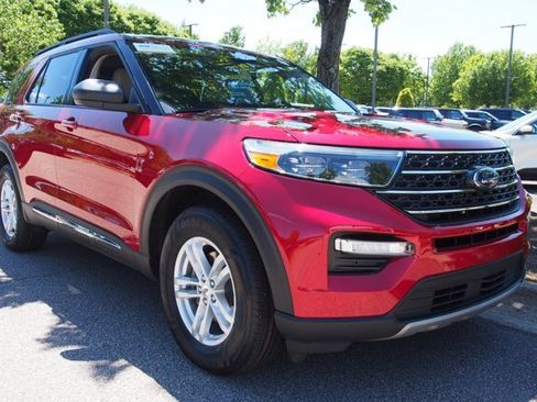 Certified 2023 Ford Explorer XLT w/ Equipment Group 202A AWD/4WD image 1