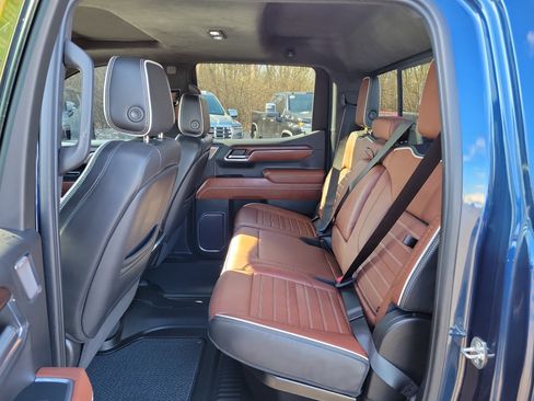 Used 2023 GMC Sierra 1500 Denali Ultimate image 13