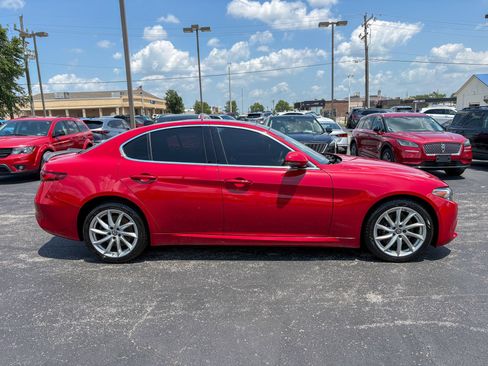 Used 2019 Alfa Romeo Giulia AWD image 21