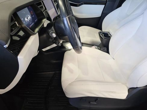 Used 2017 Tesla Model X 75D AWD/4WD image 13
