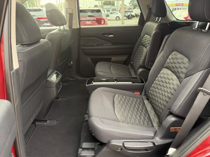 Used 2022 Nissan Pathfinder SV w/ SV Premium Package AWD/4WD image 16