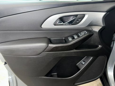 Certified 2023 Chevrolet Traverse LT image 4