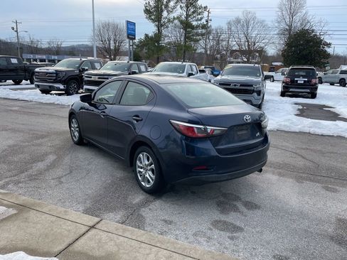 Used 2017 Toyota Yaris iA image 6