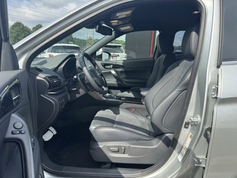 New 2025 Mitsubishi Eclipse Cross AWD image 17