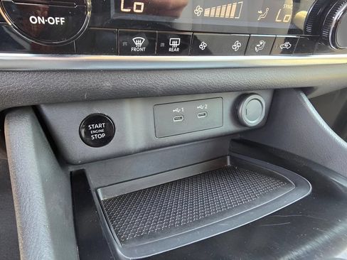 Used 2025 Nissan Rogue SV AWD/4WD image 19