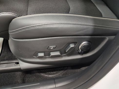 Certified 2025 Genesis GV70 3.5T Sport AWD/4WD image 18
