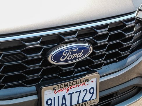 Used 2025 Ford Escape ST-Line w/ Equipment Group 301A image 5