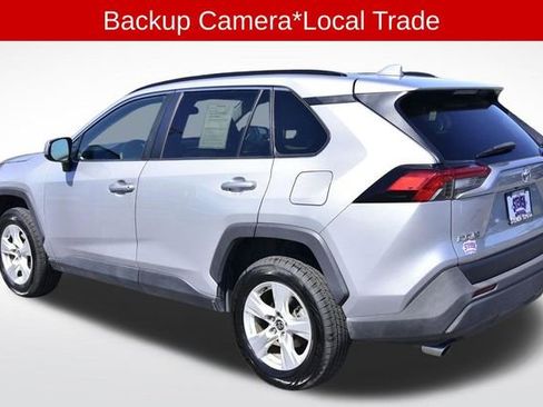Used 2021 Toyota RAV4 XLE FWD image 3
