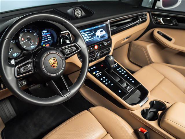 Used 2026 Porsche Macan AWD/4WD image 4