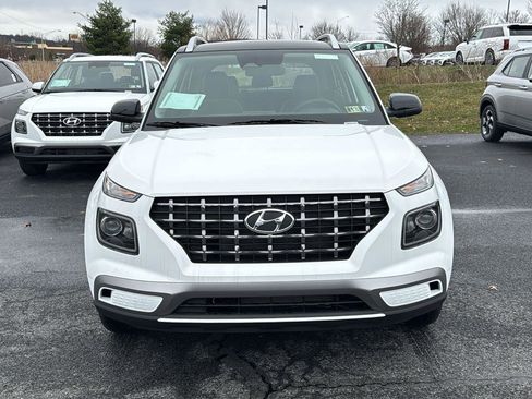 New 2026 Hyundai Venue SEL FWD image 2