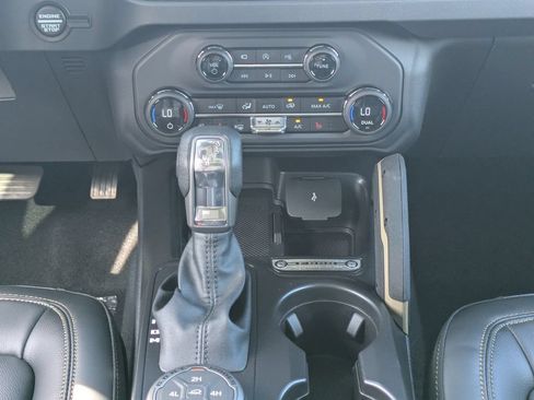New 2026 Ford Bronco Badlands AWD/4WD image 18