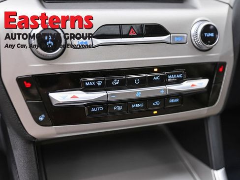 Used 2022 Ford Explorer XLT w/ Equipment Group 202A AWD/4WD image 20