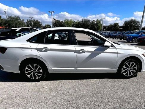 Certified 2024 Volkswagen Jetta S image 4