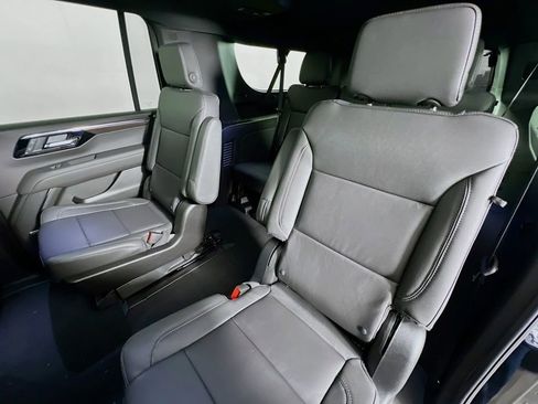 New 2026 Chevrolet Suburban Z71 image 26