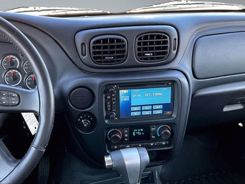 Used 2008 Chevrolet TrailBlazer SS w/ Sun And 6-Disc Cd Package image 6