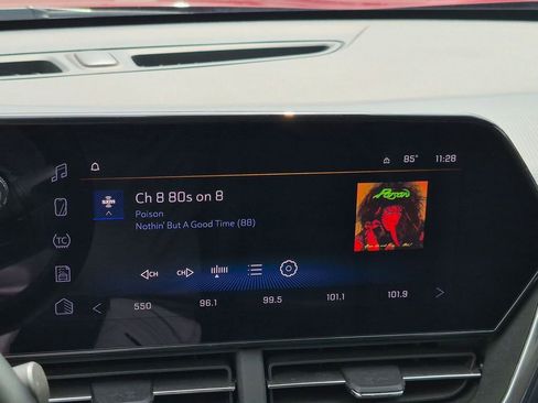 Used 2025 Chevrolet Trax LT w/ LT Convenience Package FWD image 18