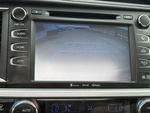 Used 2016 Toyota Highlander XLE image 19