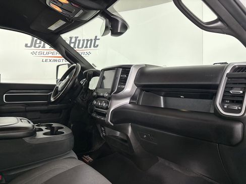 Used 2024 RAM 3500 Big Horn image 27