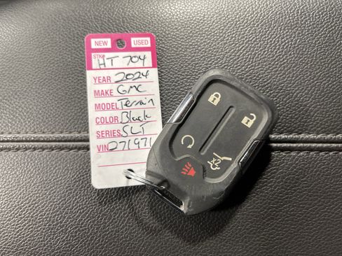 Used 2024 GMC Terrain SLT image 26