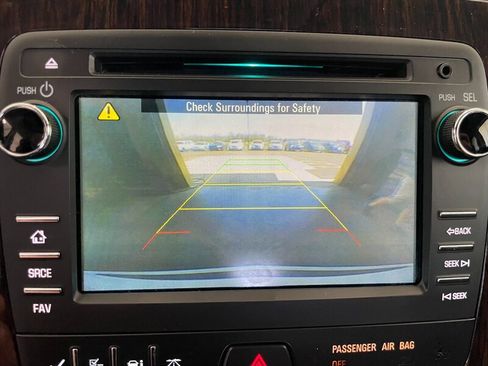 Used 2016 Chevrolet Traverse LT FWD image 16