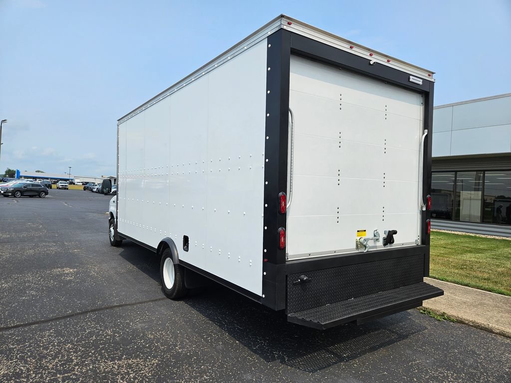 New 2026 Ford E-450 and Econoline 450 Super Duty w/ Shuttle Bus Prep Package RWD image 8