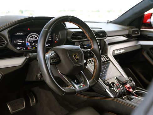 Used 2019 Lamborghini Urus image 36