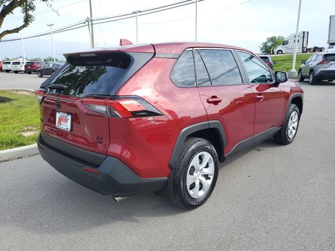 Certified 2024 Toyota RAV4 LE AWD/4WD image 4
