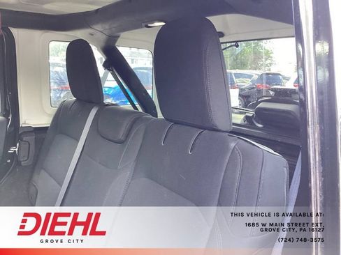 Used 2018 Jeep Wrangler Unlimited Sahara w/ Uconnect 4C Nav & Sound Group AWD/4WD image 11
