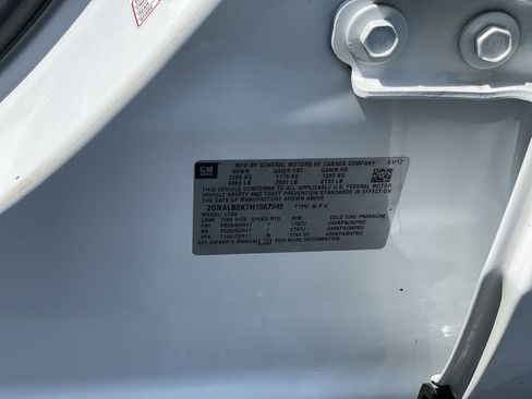 Used 2017 Chevrolet Equinox LS FWD image 32