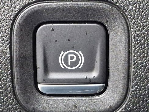 Used 2024 GMC Sierra 2500 Pro w/ Convenience Package image 22