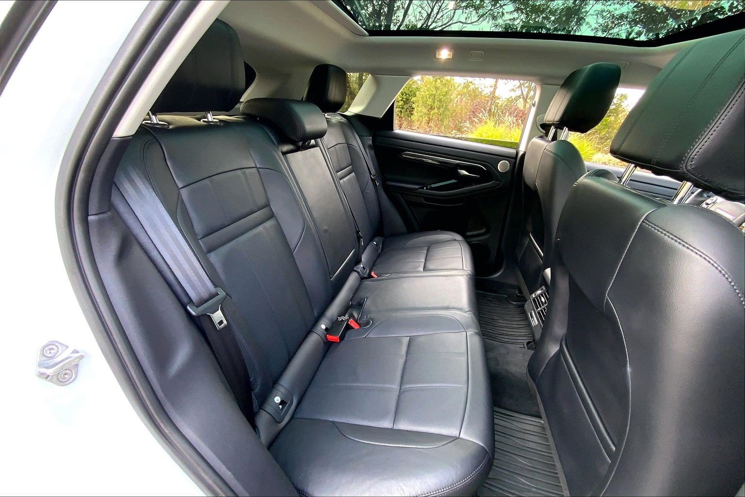 Used 2020 Land Rover Range Rover Evoque S AWD/4WD image 19