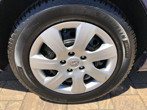 Used 2010 Toyota Camry FWD image 13