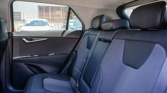 Certified 2025 Kia Niro EX FWD image 19