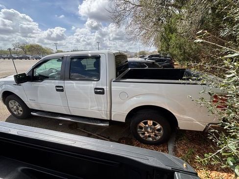 Used 2011 Ford F150 XLT w/ XLT Chrome Pkg image 4