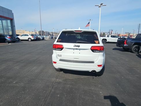 Used 2020 Jeep Grand Cherokee Altitude image 4