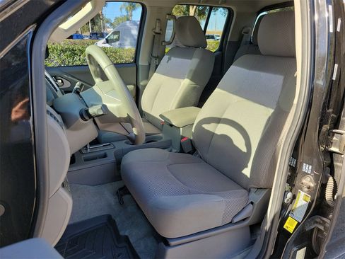 Used 2015 Nissan Frontier SV w/ SV Value Truck Package image 16