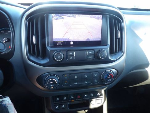 Used 2022 Chevrolet Colorado Z71 w/ Trail Boss Package image 16