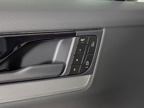 New 2026 Porsche Cayenne image 26