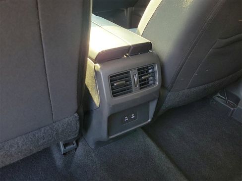 Used 2025 Nissan Rogue SV image 11