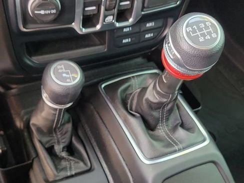 Used 2024 Jeep Wrangler Unlimited Sport AWD/4WD image 39