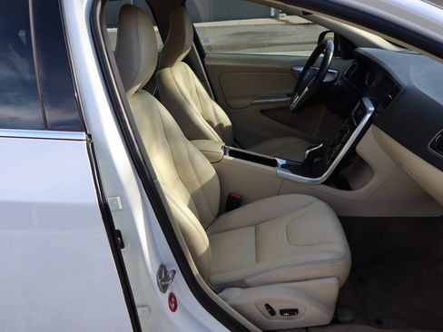 Used 2015 Volvo S60 T5 Premier image 22